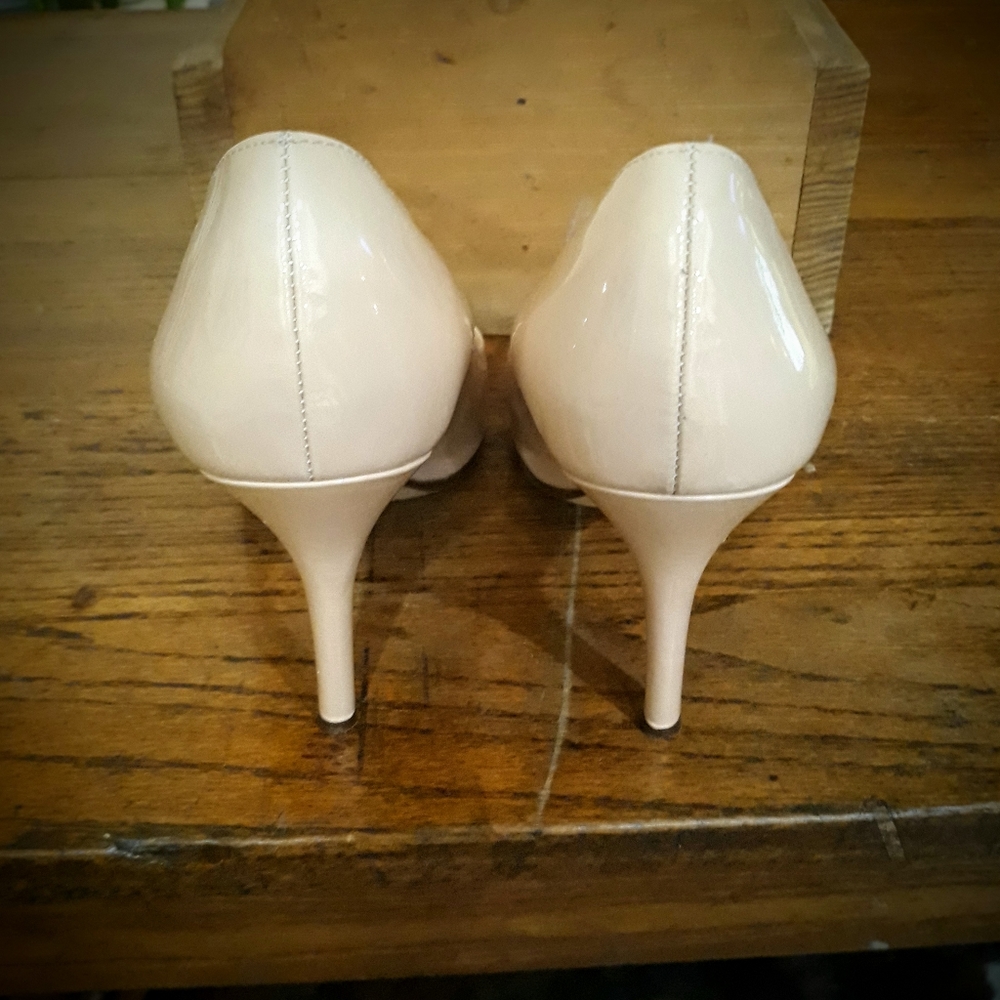Kate Spade Karolina classic patent leather pumps - Picture 5 of 8